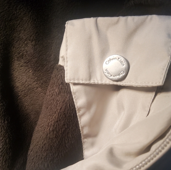 Women's Down Puffer Jacket - Picture 12 of 15